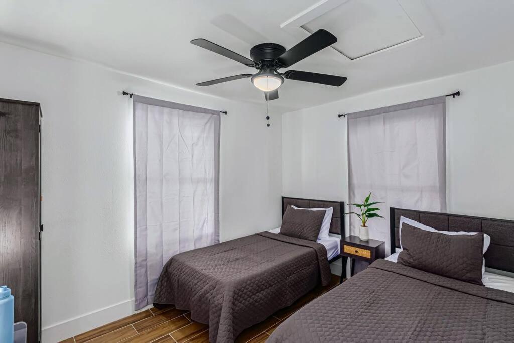 Phoenix Retreat - 2 Bedroom Home With King-Size Bed - 3 Smart Tvs - 10 Min From Airp - Unit A Екстериор снимка