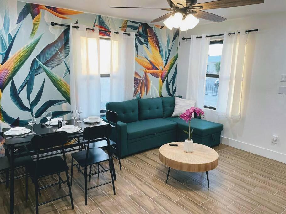 Phoenix Retreat - 2 Bedroom Home With King-Size Bed - 3 Smart Tvs - 10 Min From Airp - Unit A Екстериор снимка